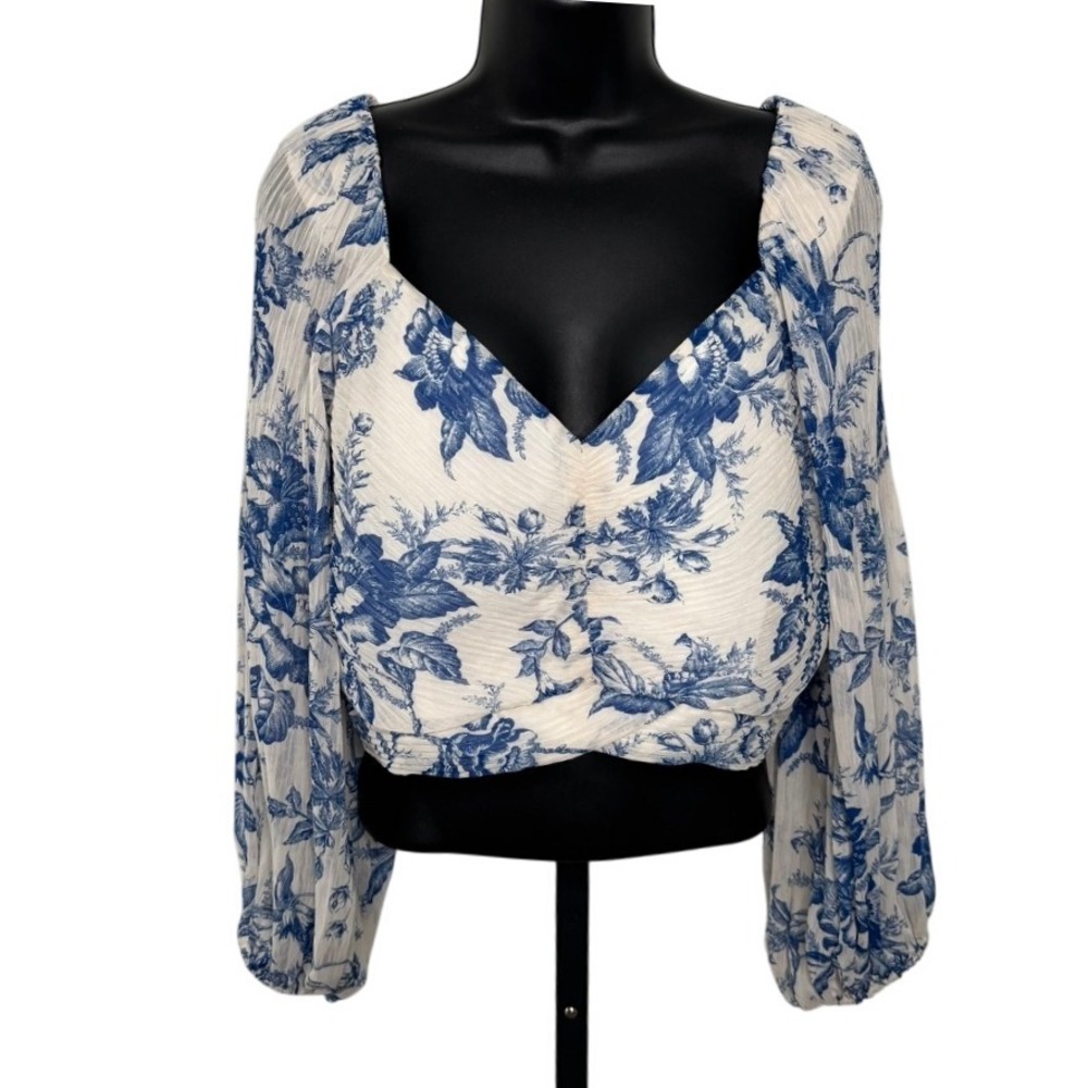 Express Floral Top‎ Sz L Willow Blue Cropped Sweetheart Neck Regency Peasant